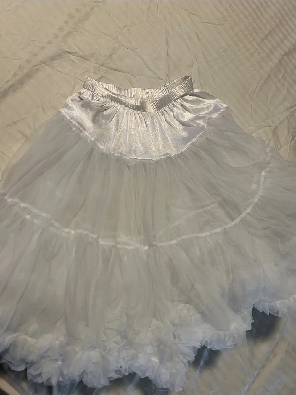 White Crinoline - Picture 1 of 3